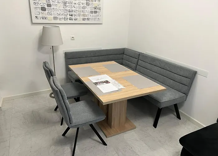 Apartment Number 17